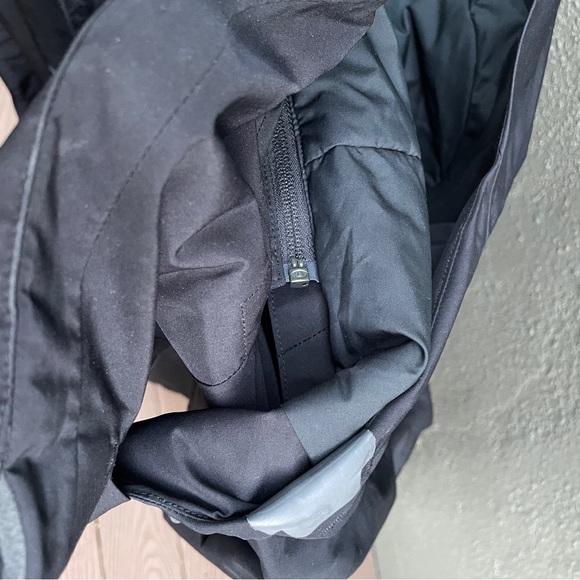 Patagonia men’s insulated size small snow jacket with snow bib - Picture 16 of 16